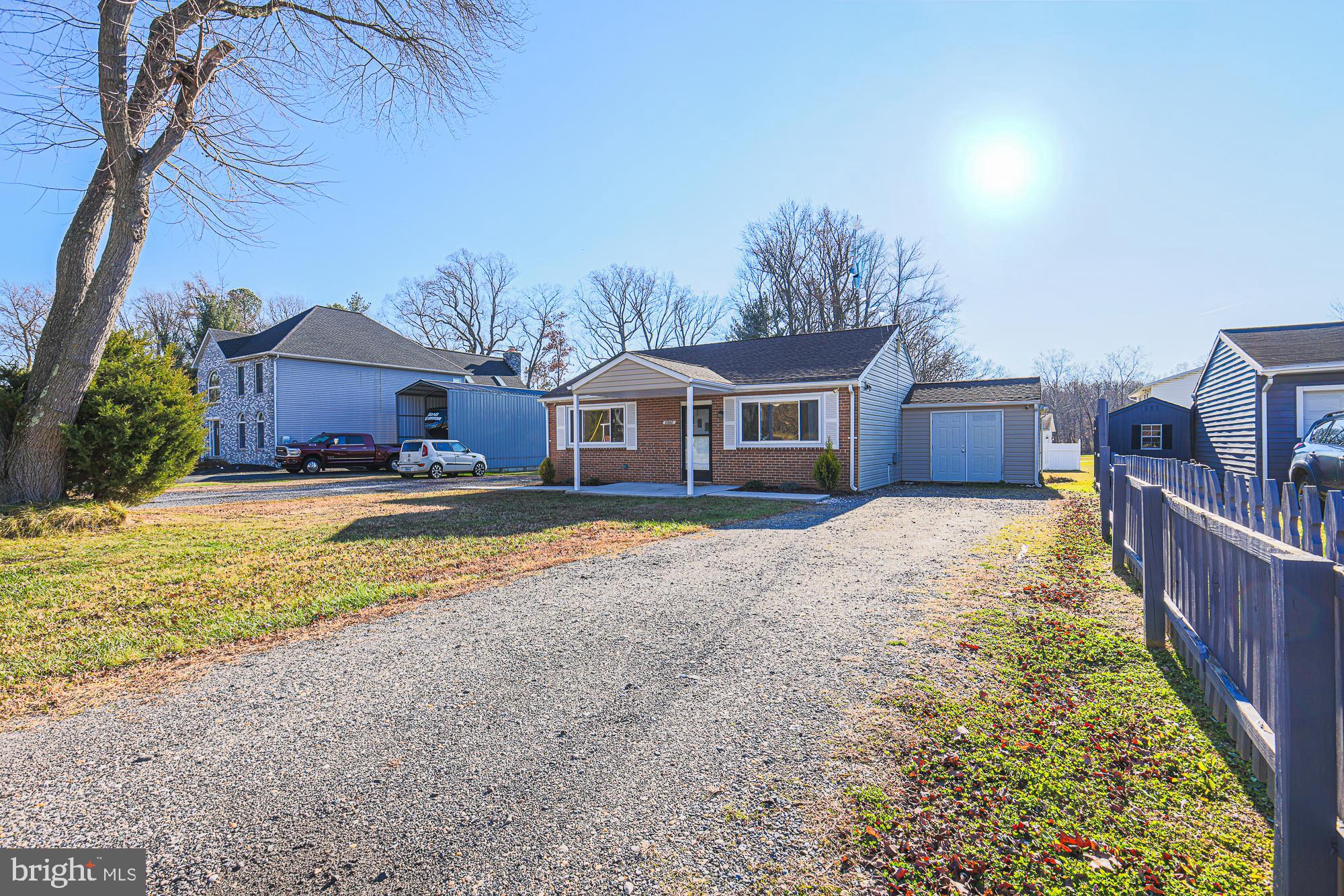 6903 UNIVERSITY DRIVE