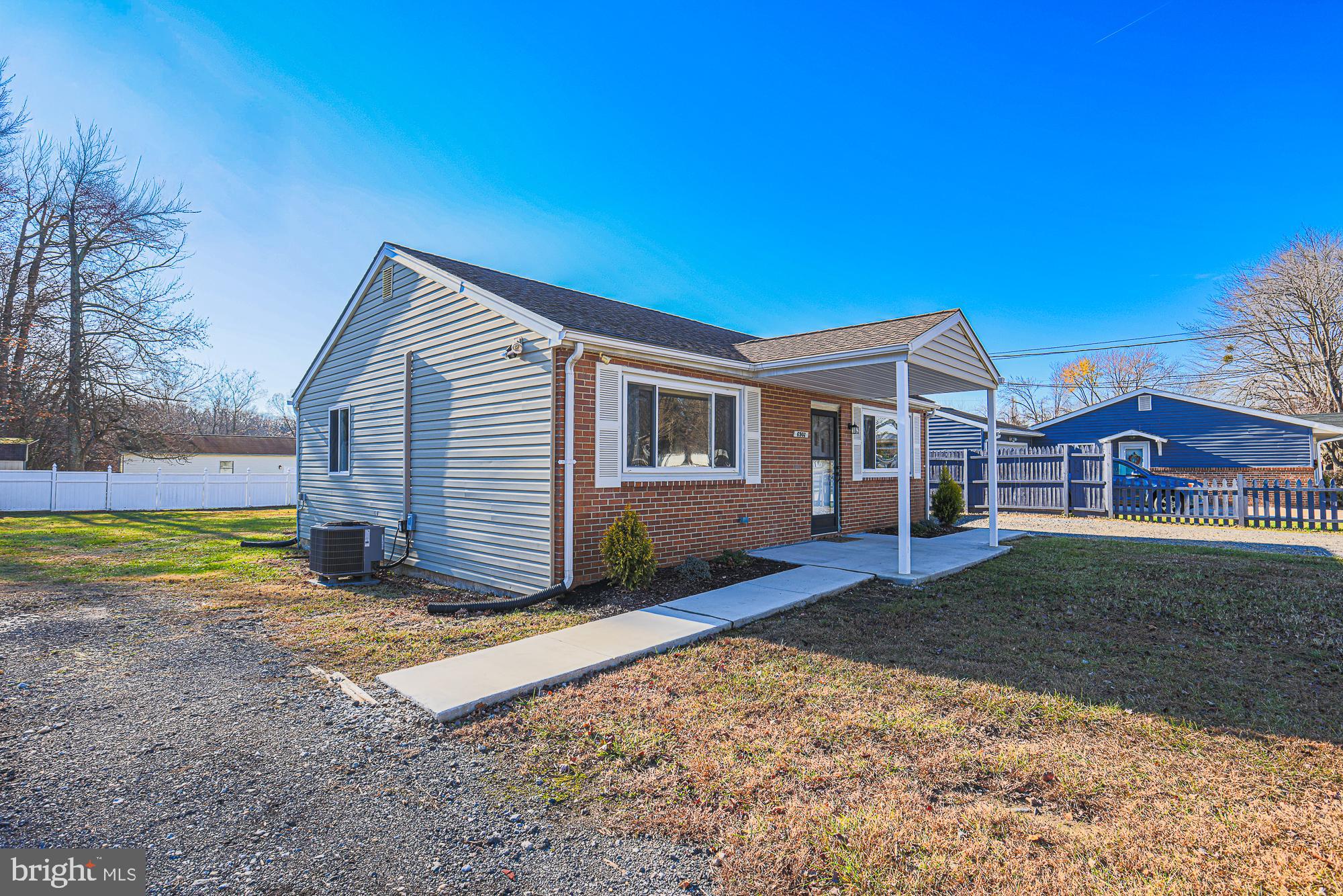 6903 UNIVERSITY DRIVE