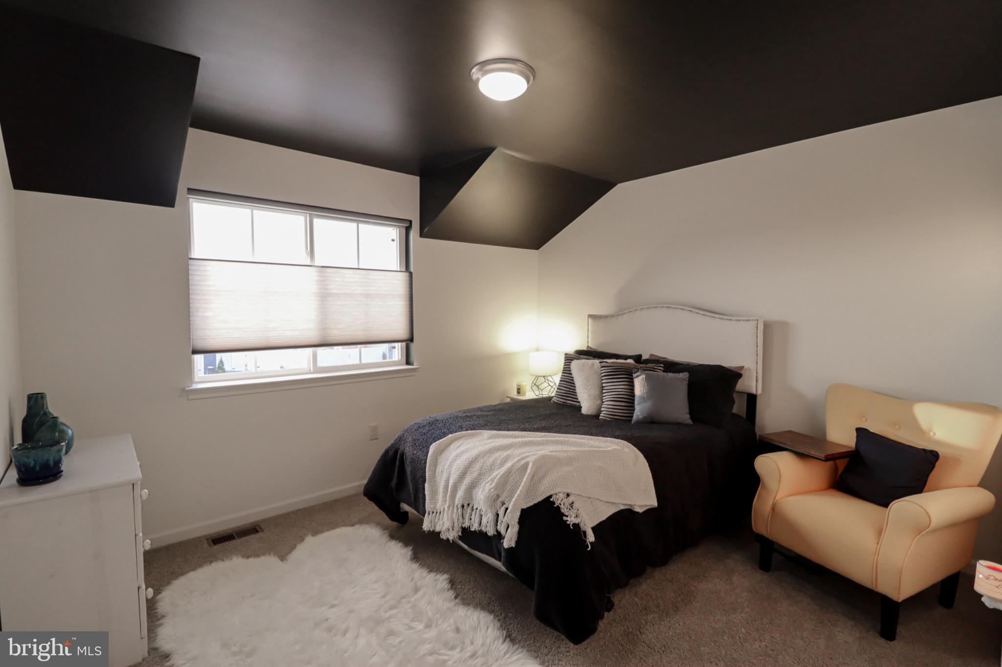 THE SEASONS - Residential