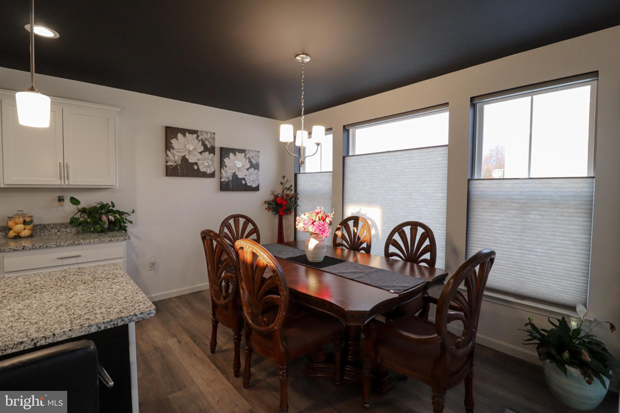 THE SEASONS - Residential