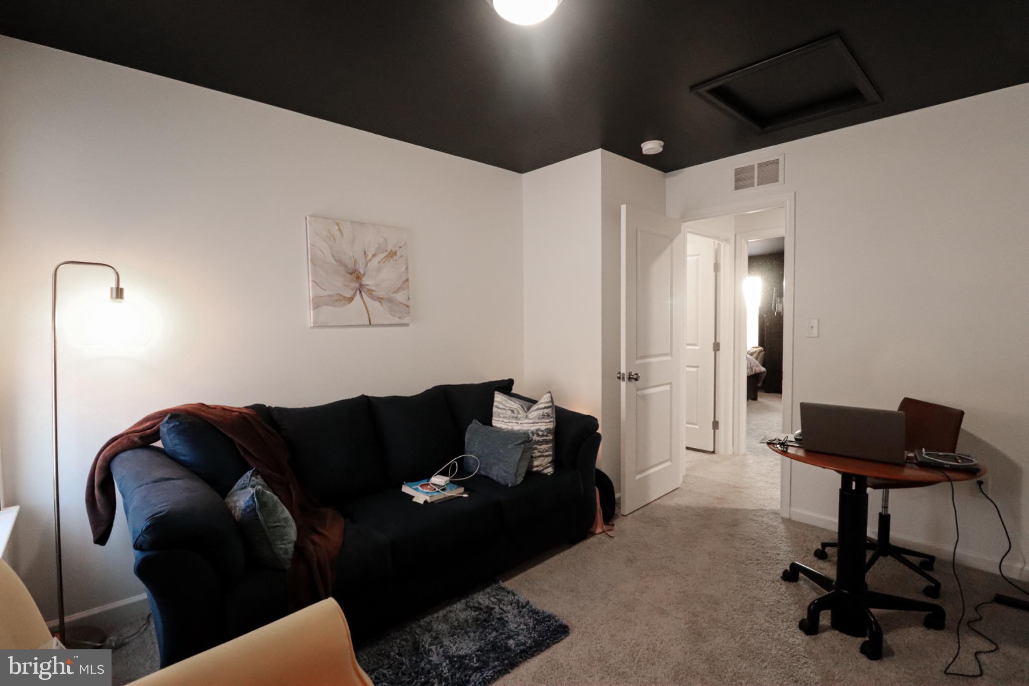 THE SEASONS - Residential