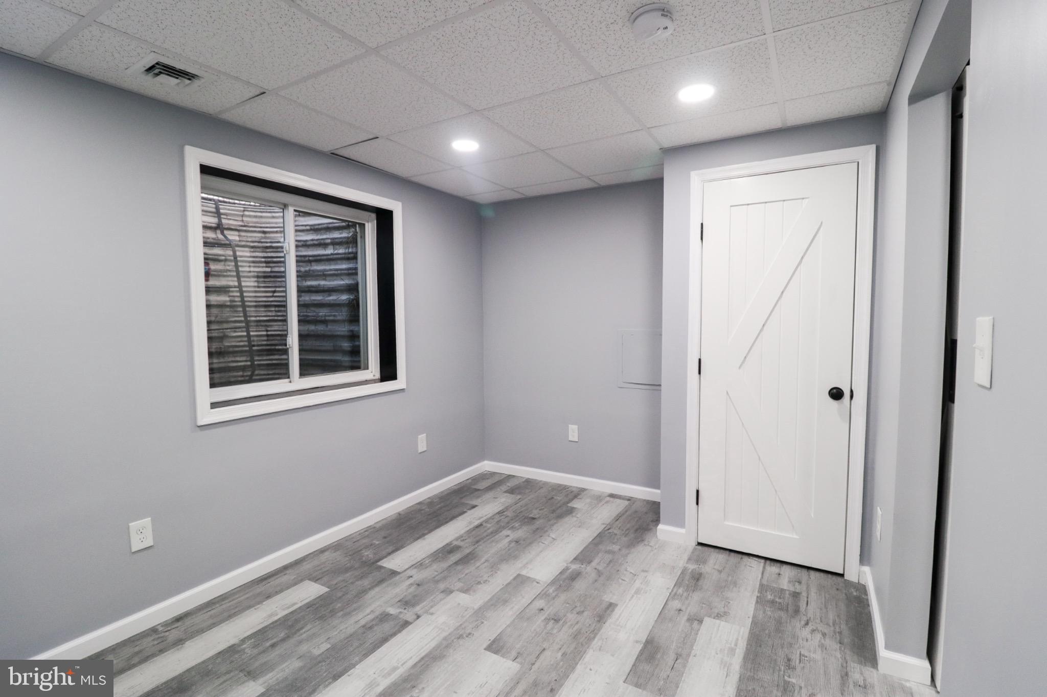 THE SEASONS - Residential