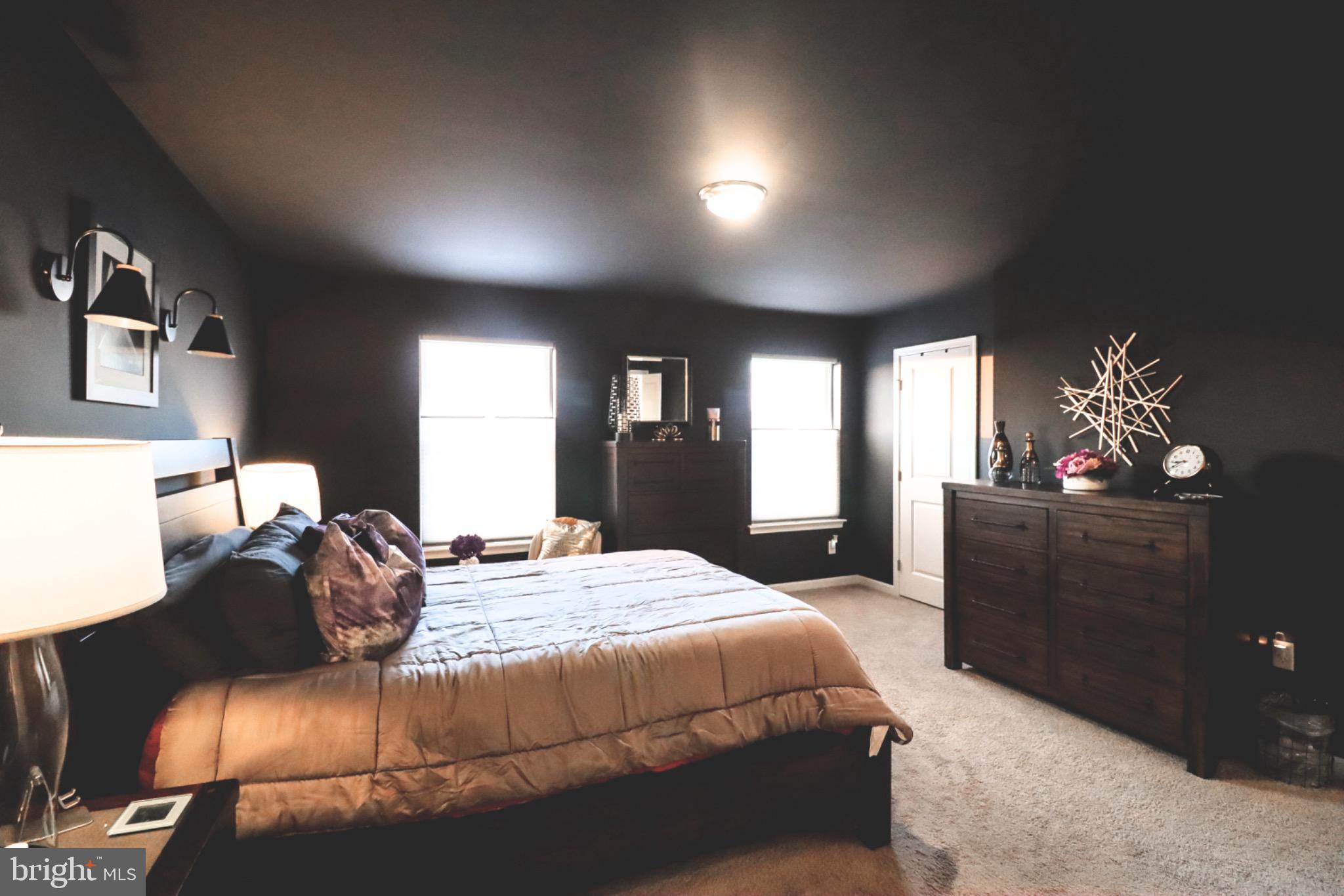 THE SEASONS - Residential