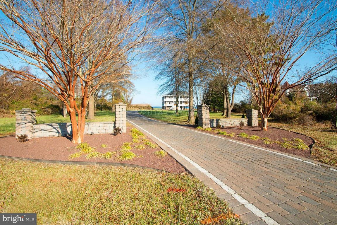 BAY SHORES - Residential