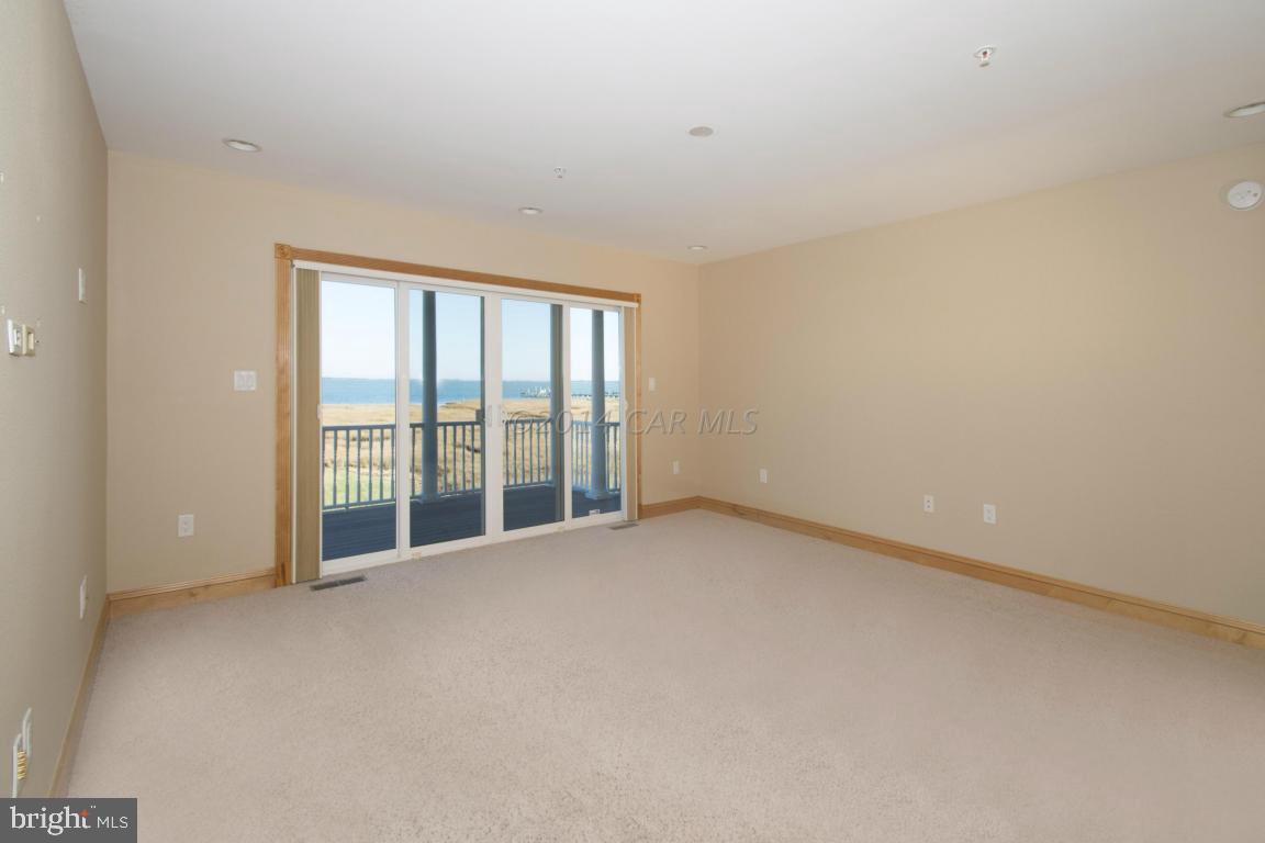 BAY SHORES - Residential