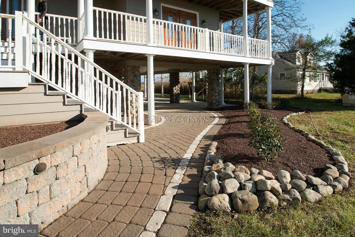 BAY SHORES - Residential