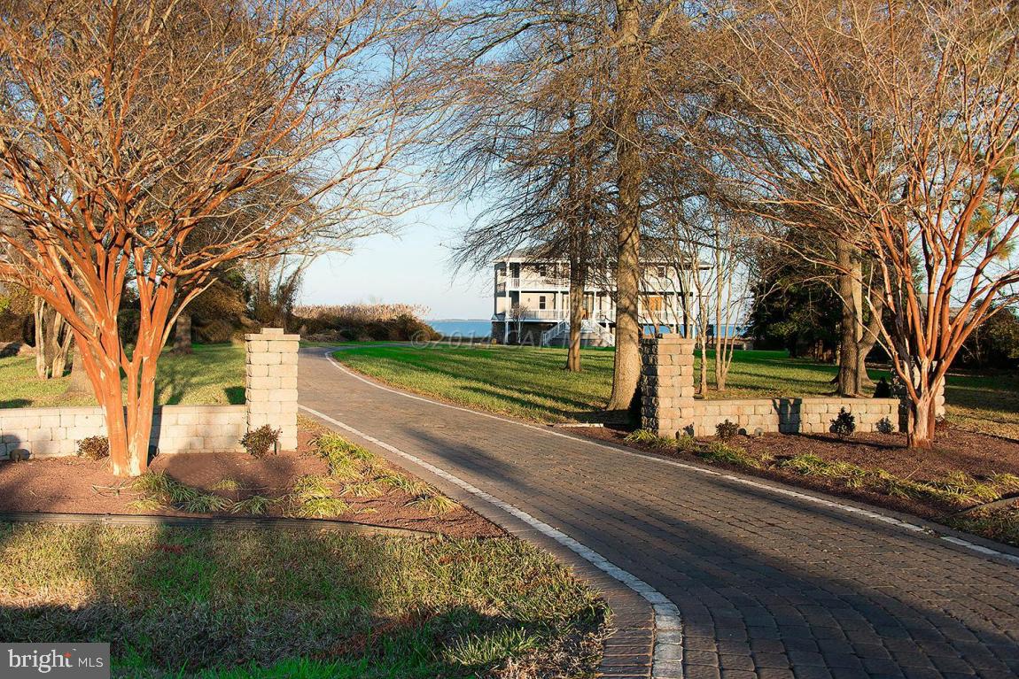 BAY SHORES - Residential