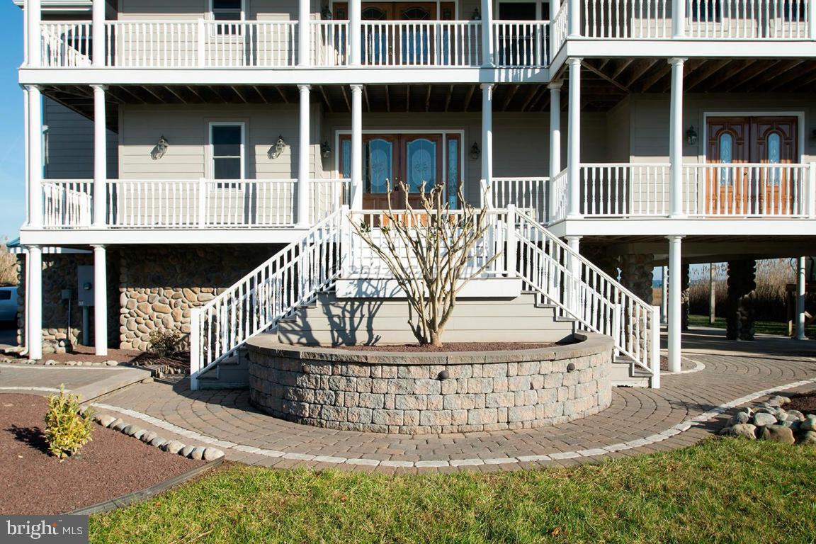 BAY SHORES - Residential