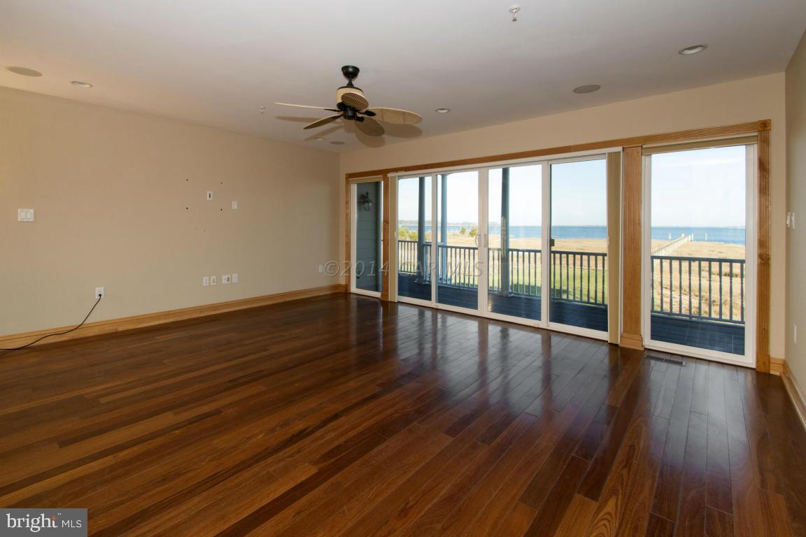 BAY SHORES - Residential