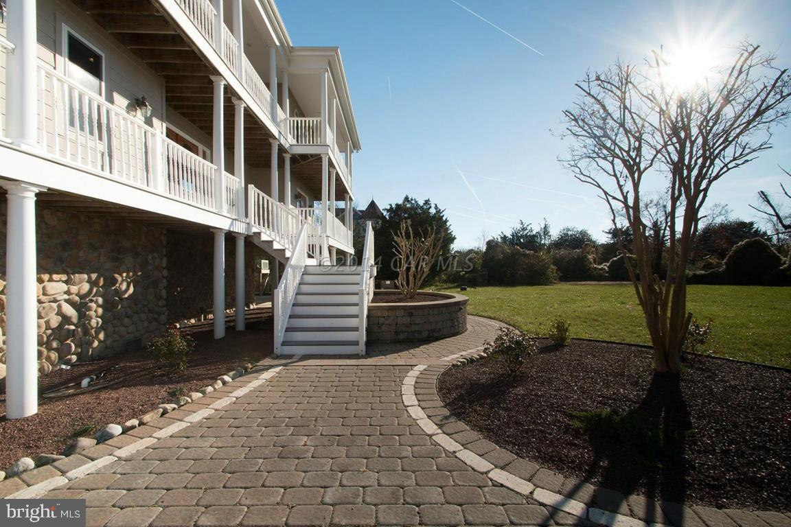 BAY SHORES - Residential