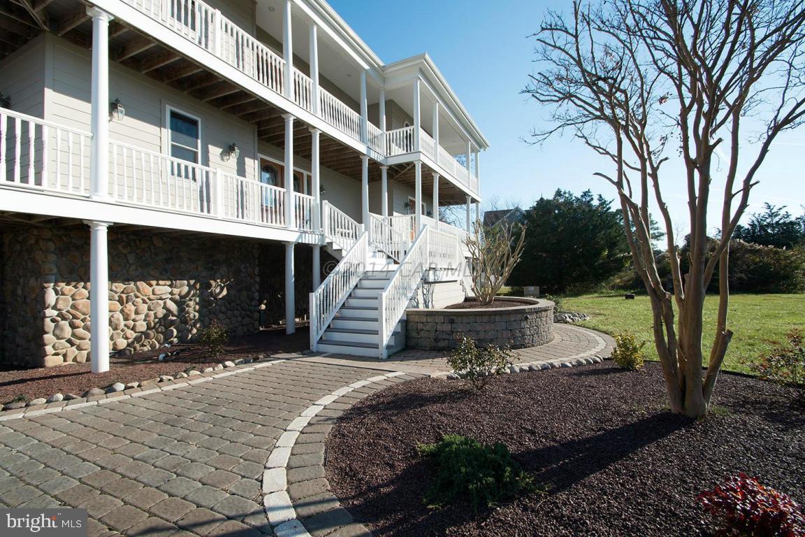 BAY SHORES - Residential