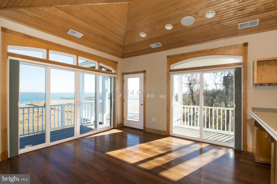 BAY SHORES - Residential