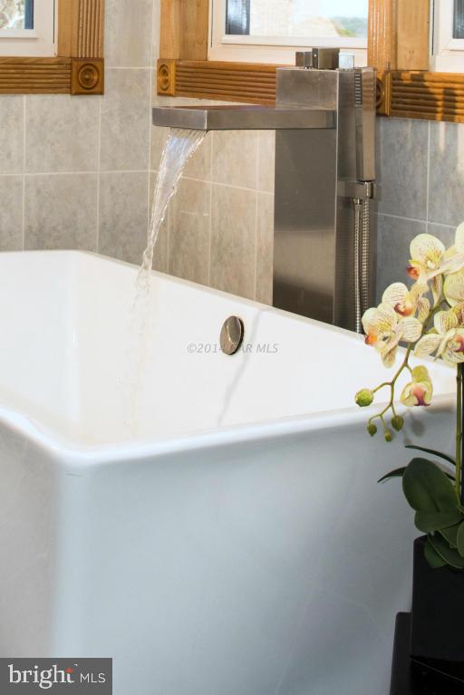 BAY SHORES - Residential