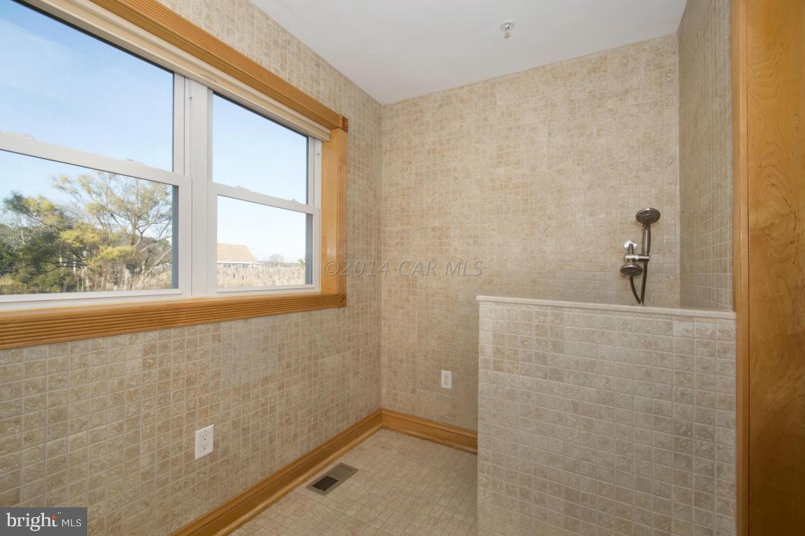 BAY SHORES - Residential