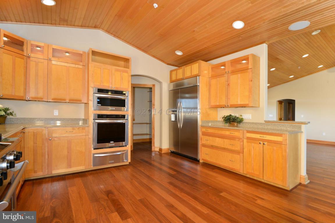 BAY SHORES - Residential