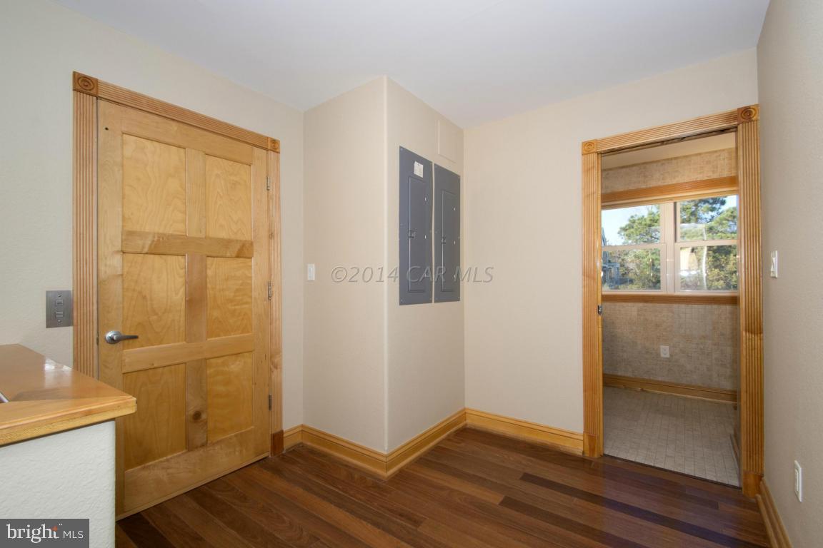 BAY SHORES - Residential