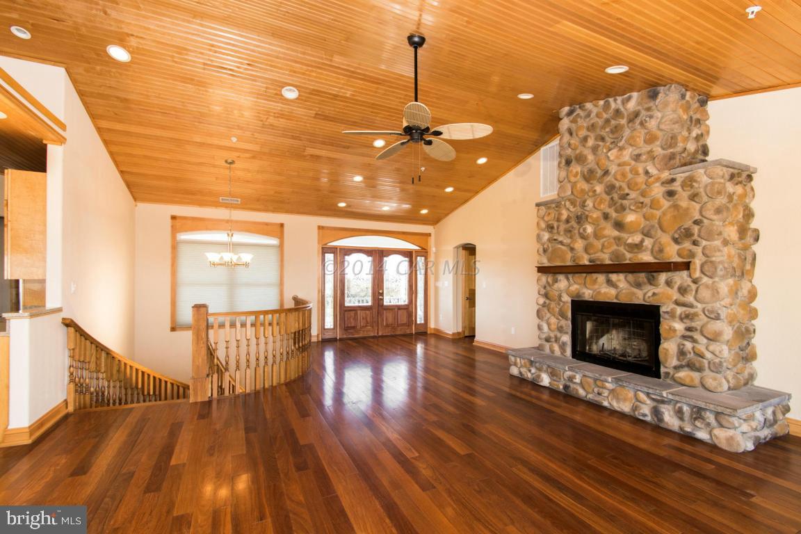 BAY SHORES - Residential