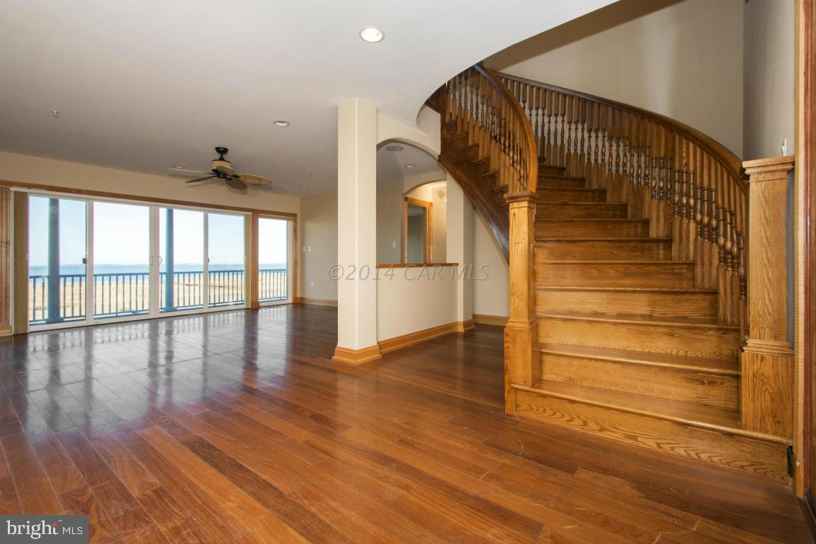 BAY SHORES - Residential