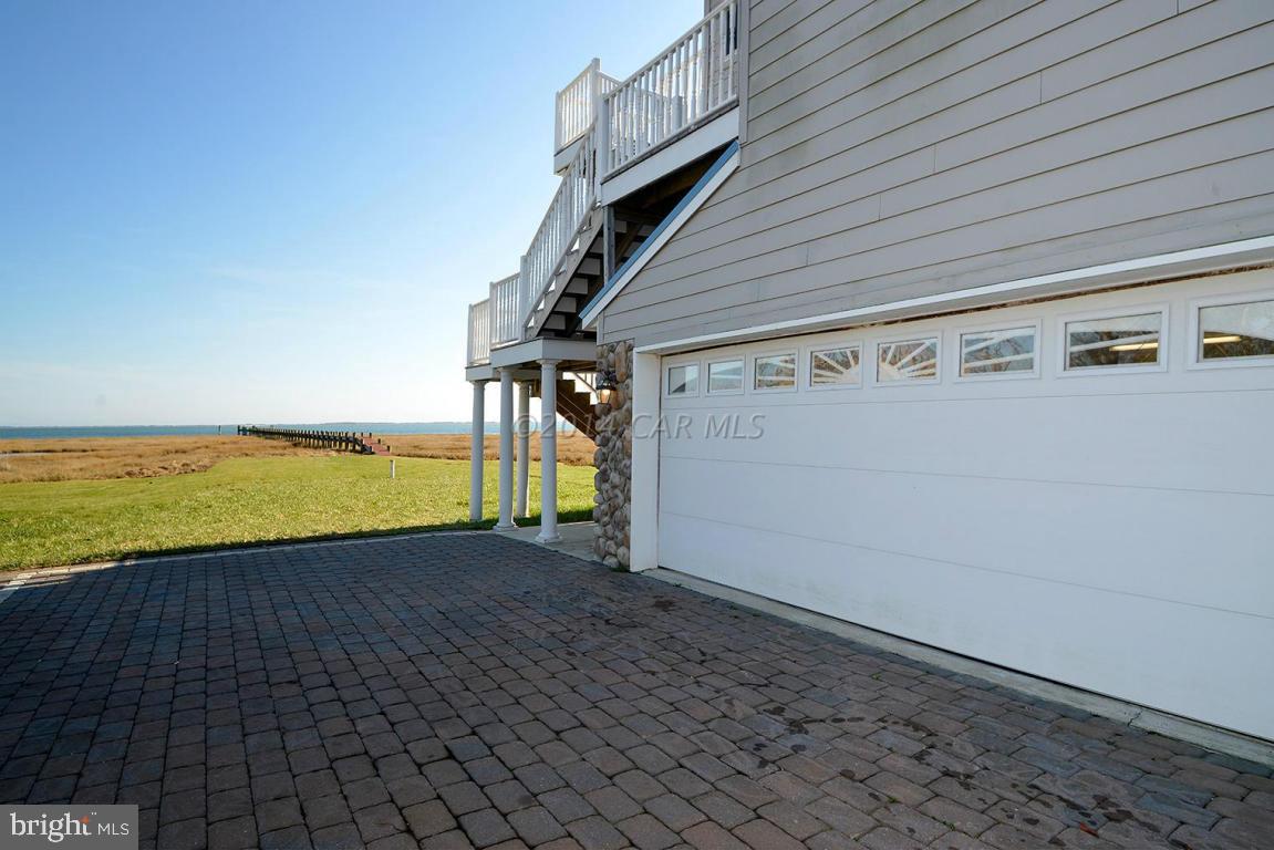 BAY SHORES - Residential