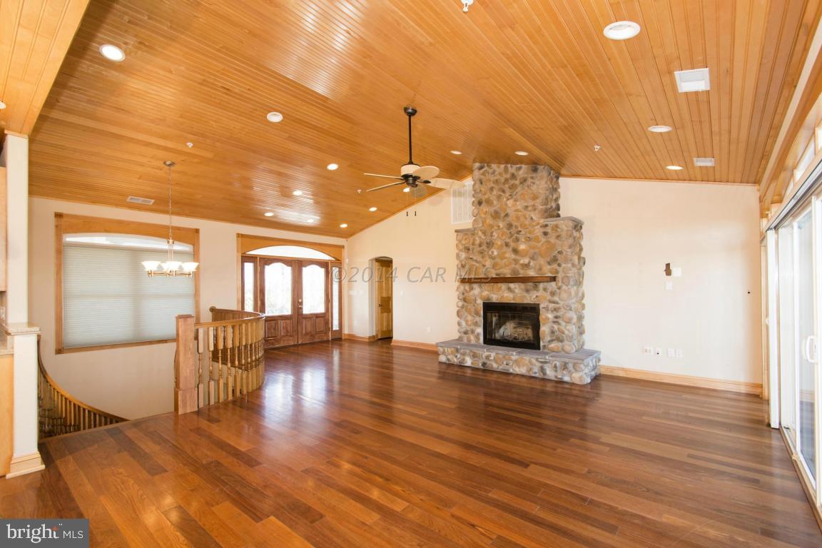 BAY SHORES - Residential