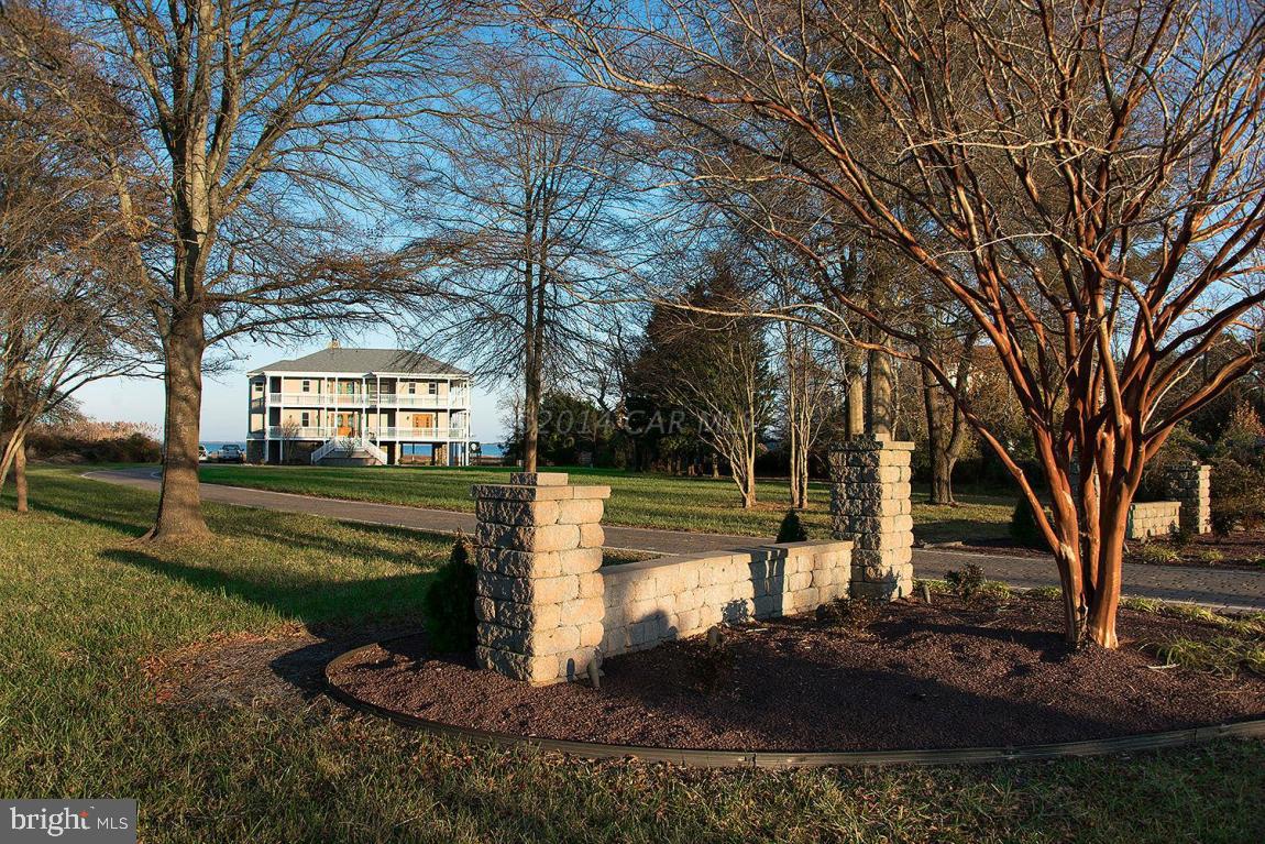 BAY SHORES - Residential