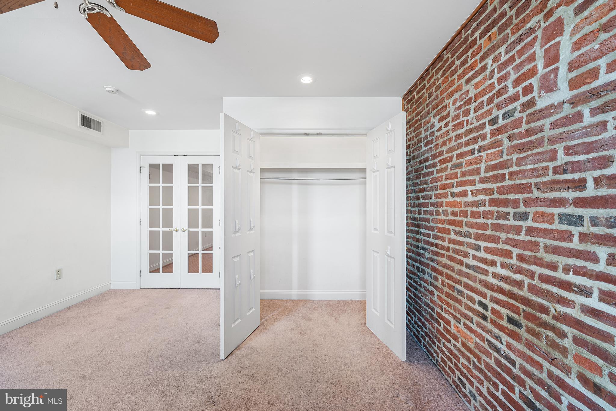 OLD CITY - Residential Lease