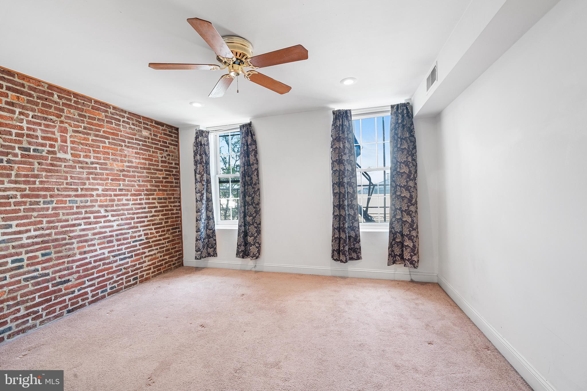 OLD CITY - Residential Lease