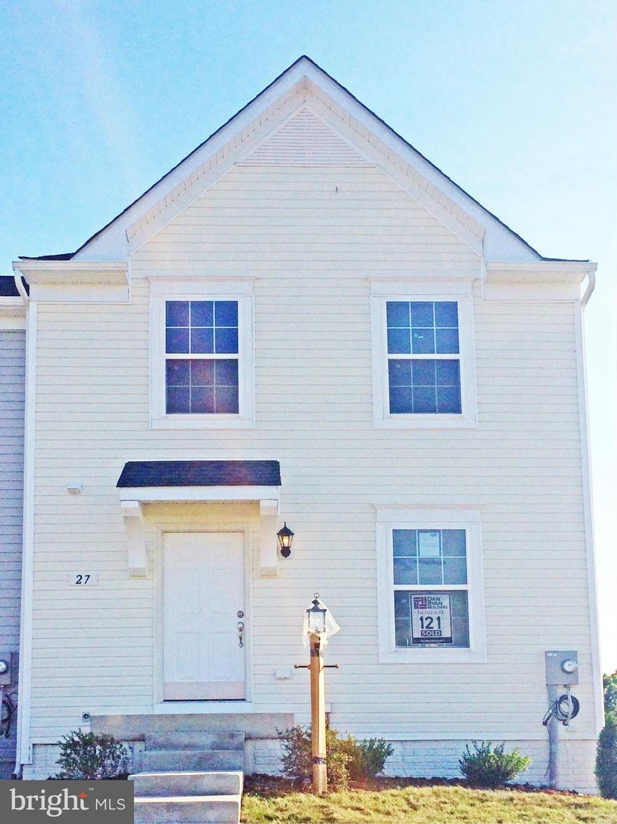 Dan Ryan Builders at Kensington Terrace. Gorgeous York II Grade end unit townhome with big, open 8'sunroom expanded plan featuring stylish upgrades like 42'cabinets, granite tops & stainless appliances in the island kitchen, upgrade flooring & cabinets,crown molding in the living room.Owners suite with walk in closet & deluxe bath. Walkout basement. Close to airport, new Proctor & Gamble facility!