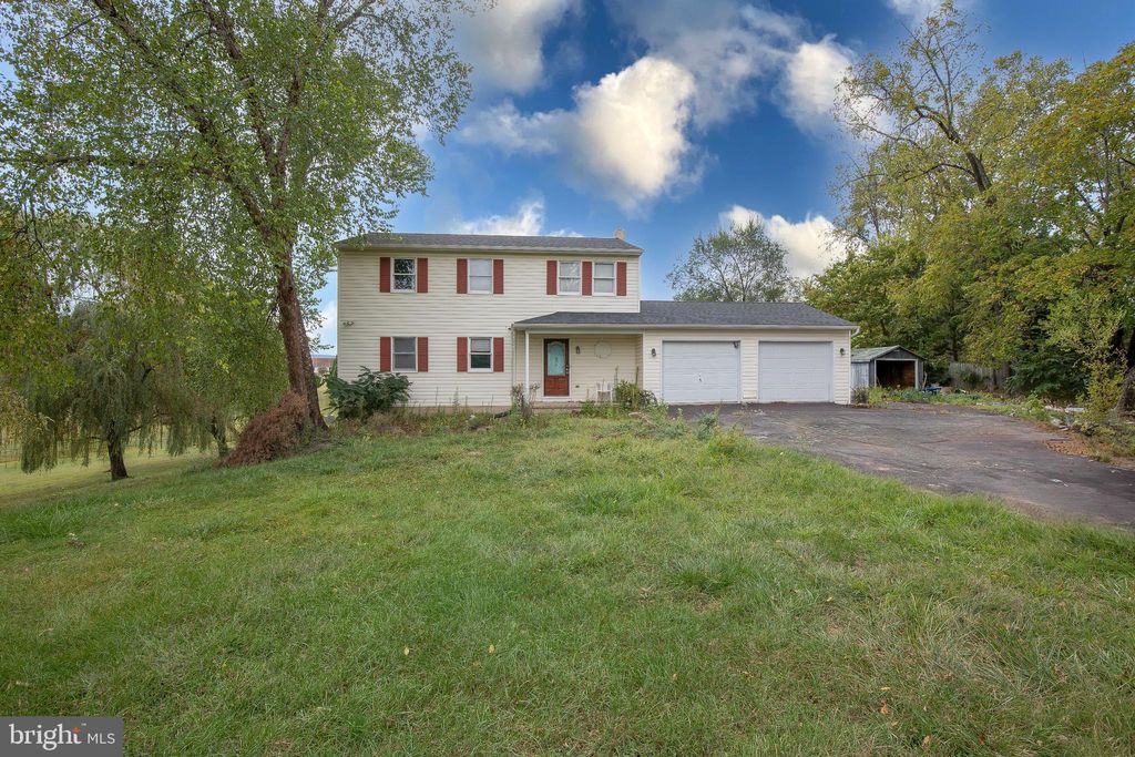 Photo of 293 Oaks School Drive, OAKS, PA 19456 (MLS # PAMC2157050)