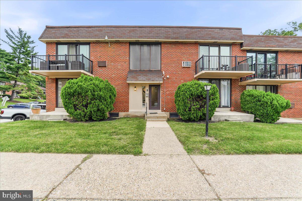 100 E GLENOLDEN AVE AVENUE D-9