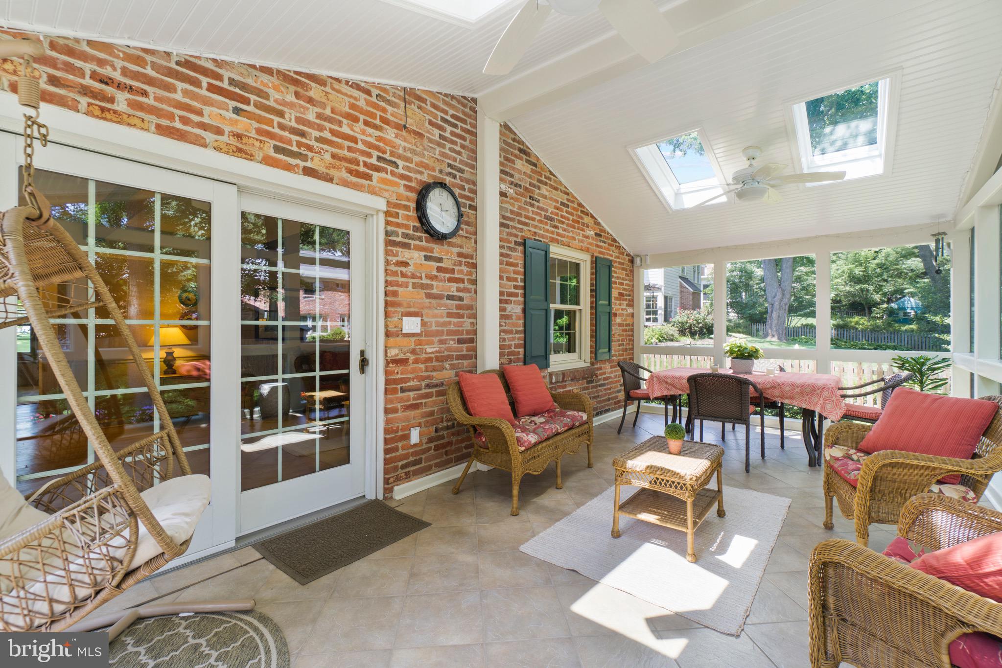 MONTGOMERY SQUARE - Residential