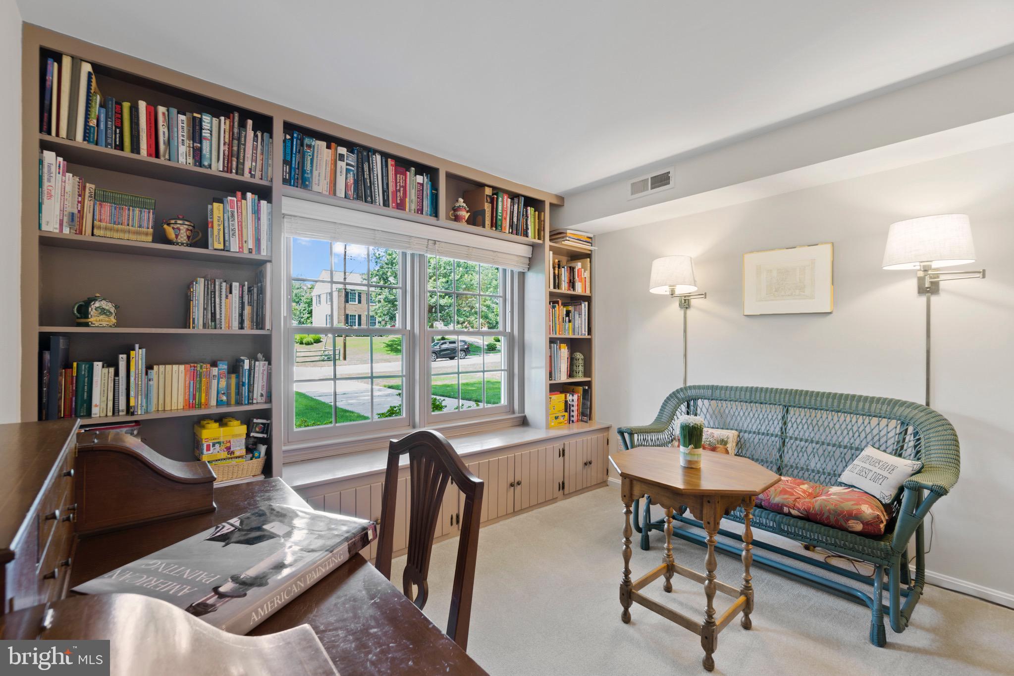 MONTGOMERY SQUARE - Residential