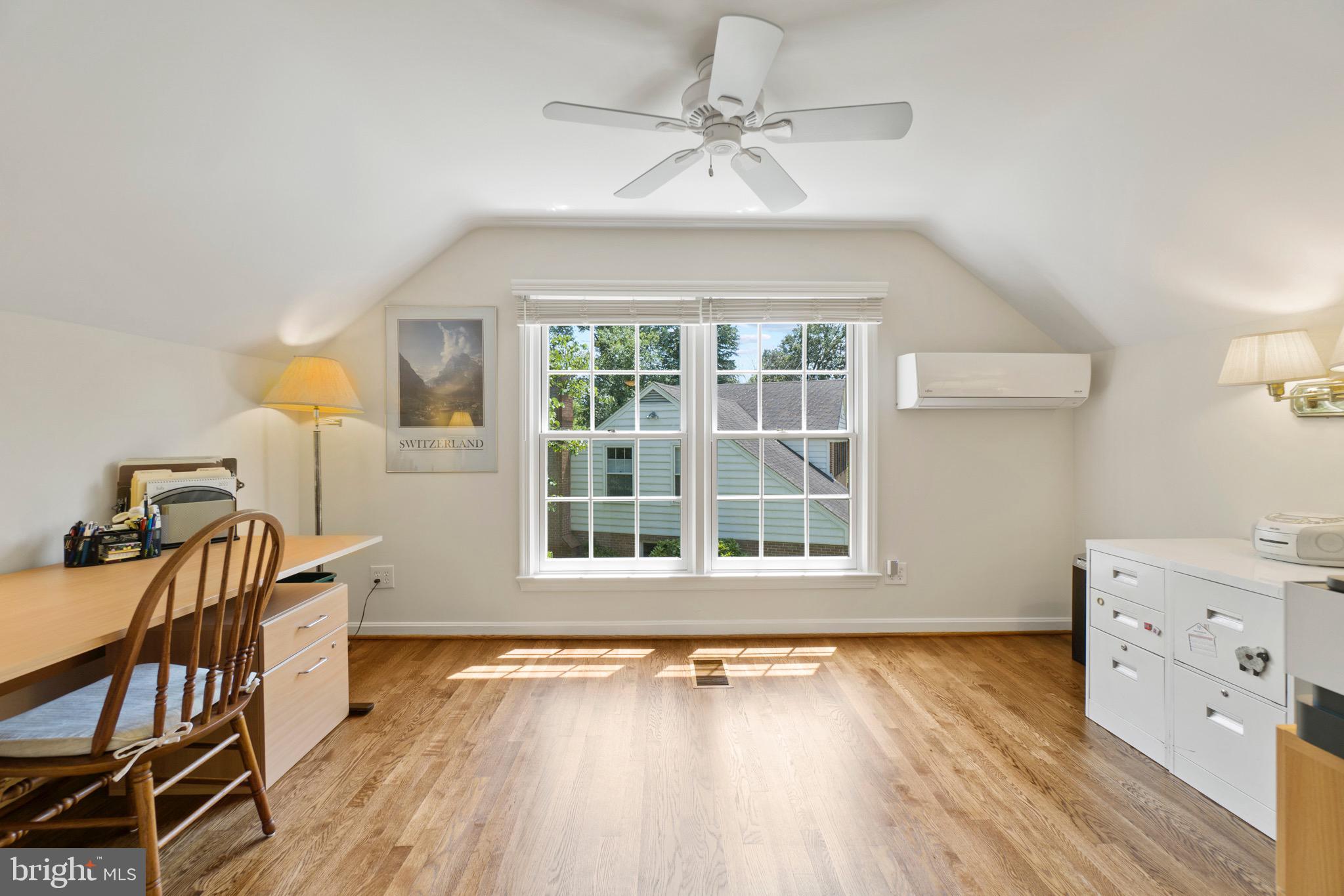 MONTGOMERY SQUARE - Residential