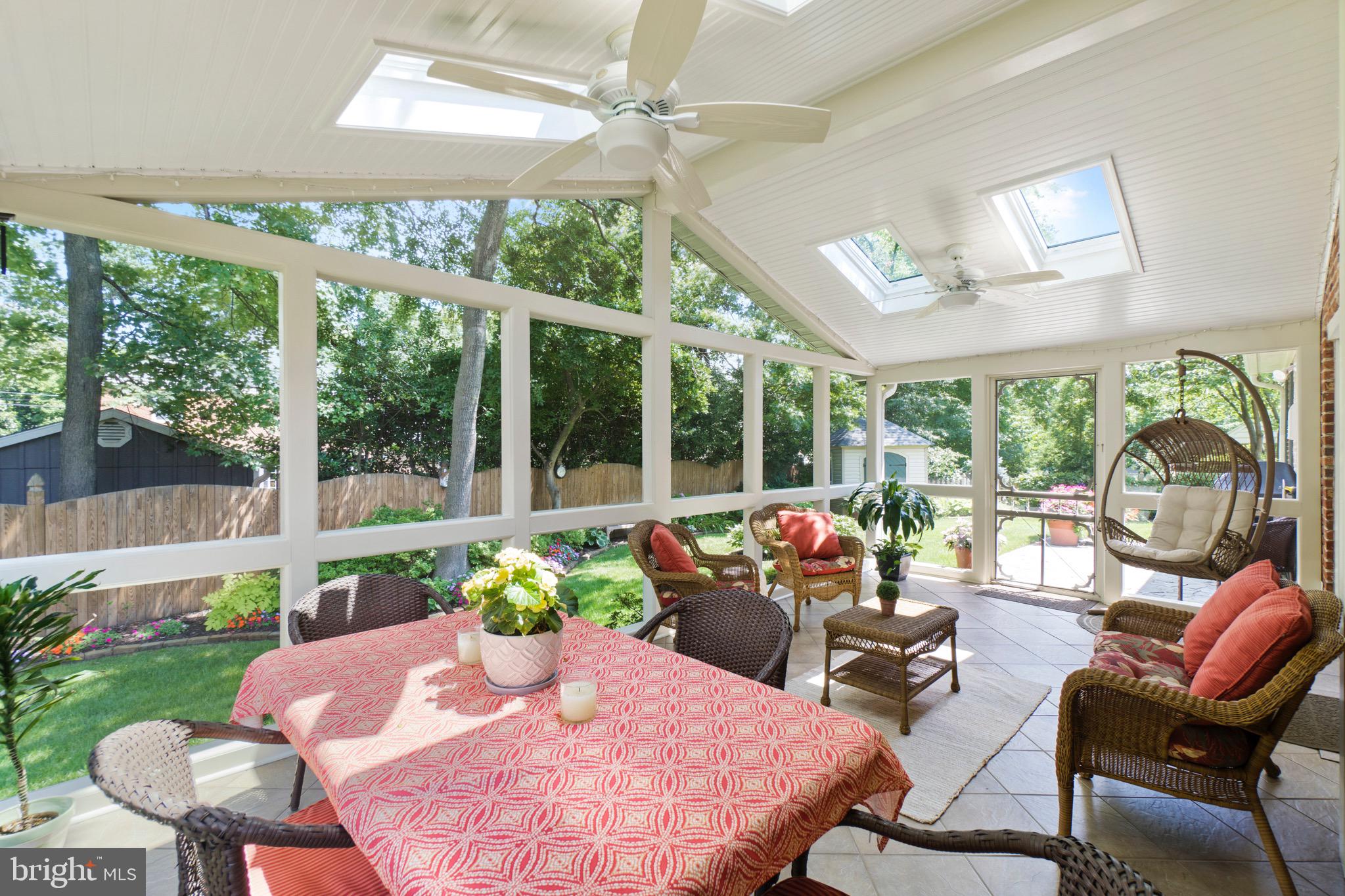 MONTGOMERY SQUARE - Residential