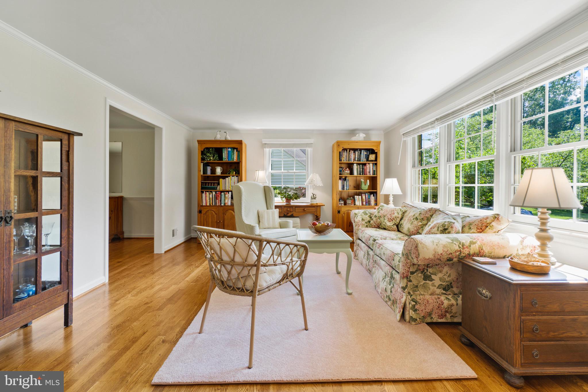 MONTGOMERY SQUARE - Residential