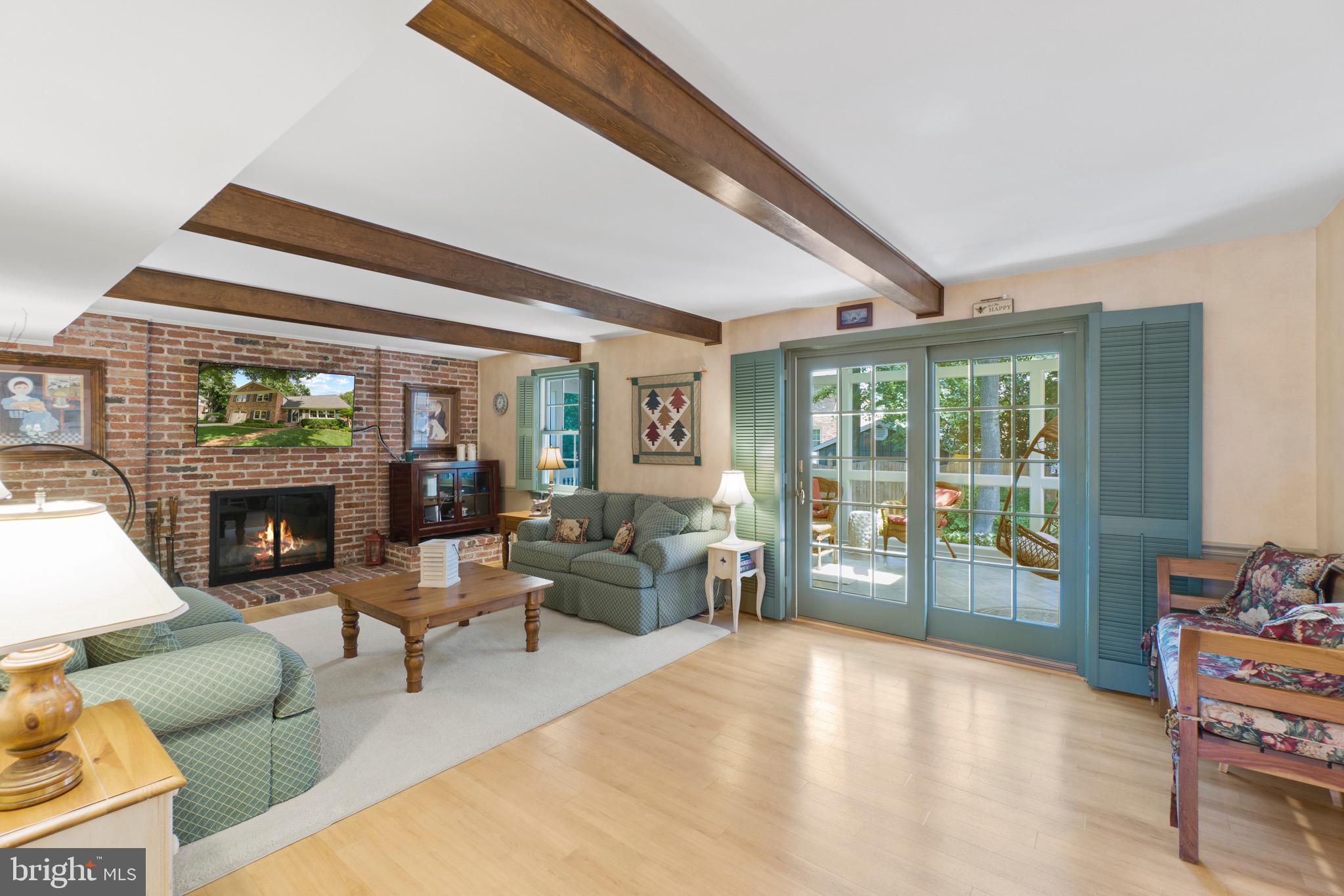 MONTGOMERY SQUARE - Residential