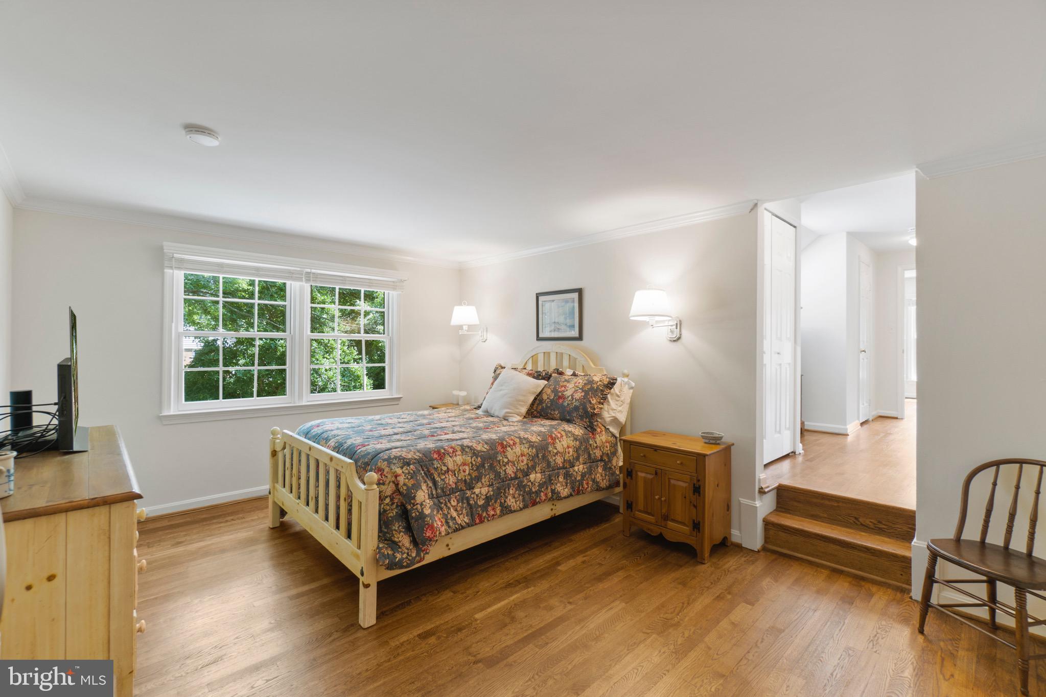 MONTGOMERY SQUARE - Residential