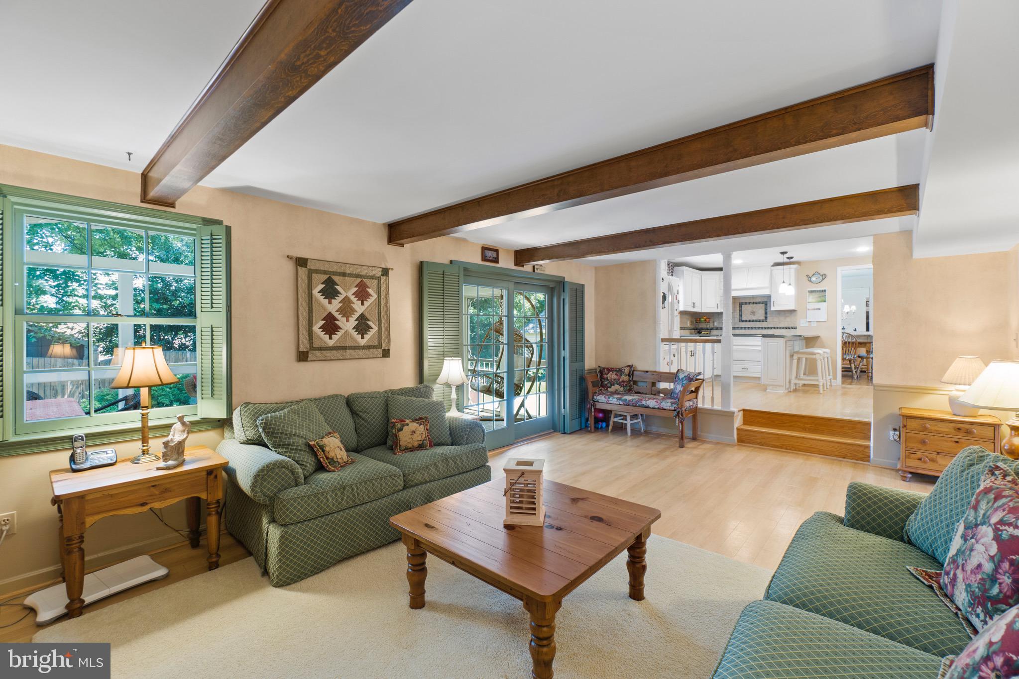 MONTGOMERY SQUARE - Residential