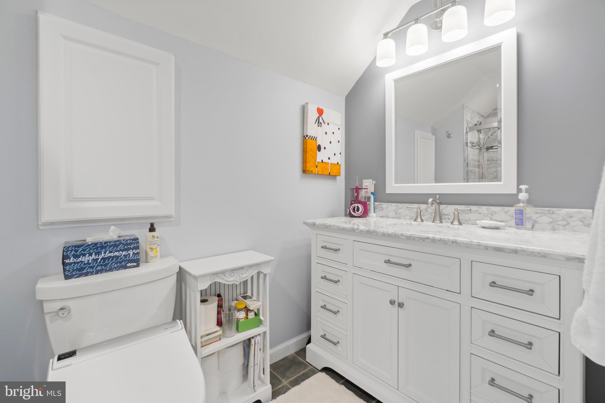 MONTGOMERY SQUARE - Residential