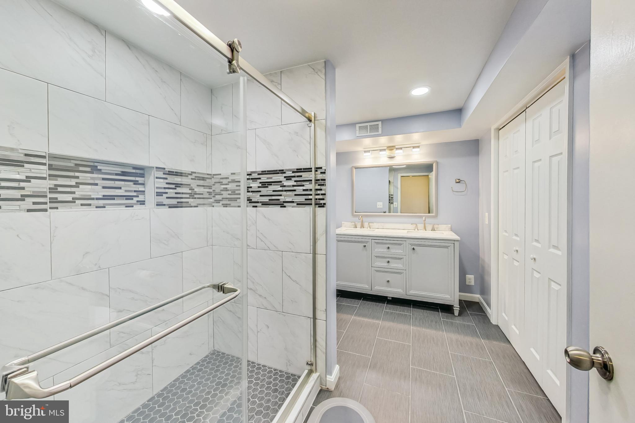 GUNNERS LAKE VILLAGE - Residential