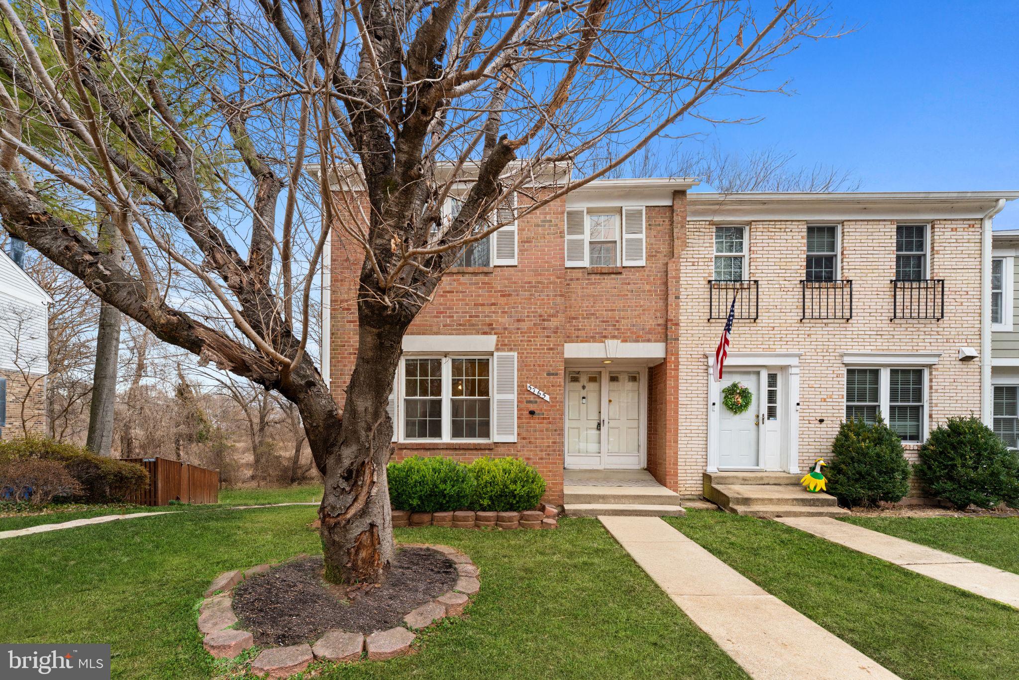 5765 HERITAGE HILL DRIVE