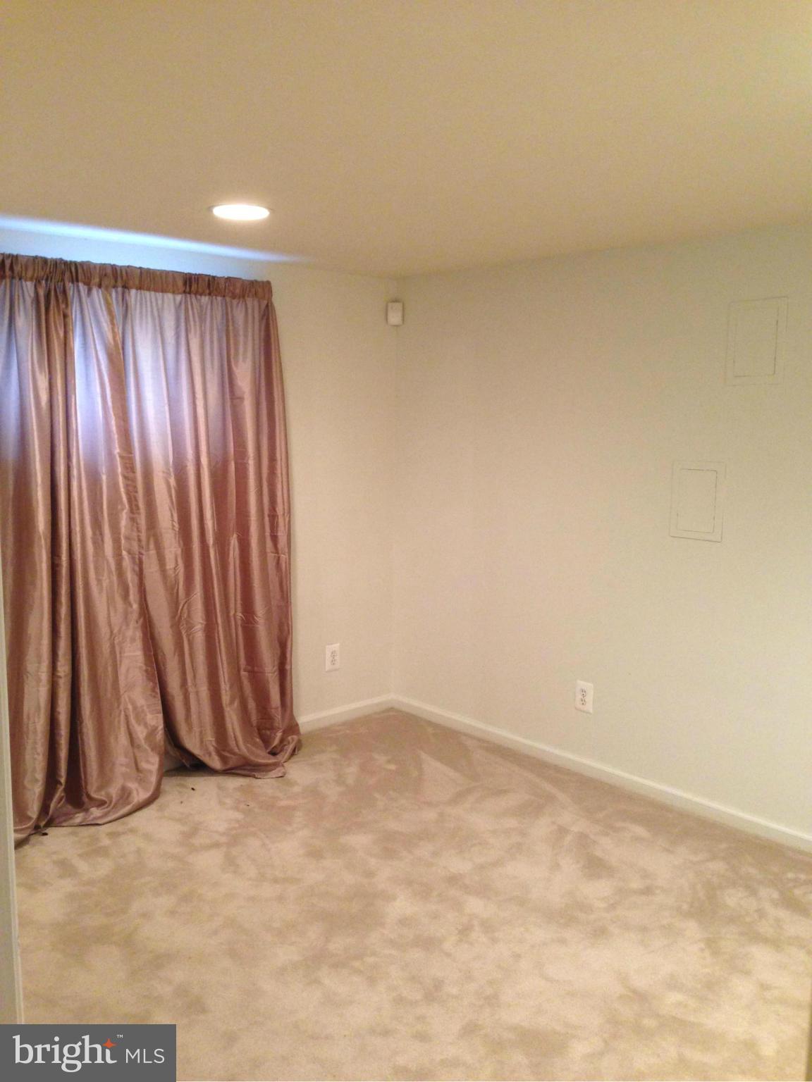 BROYHILL PARK - Residential