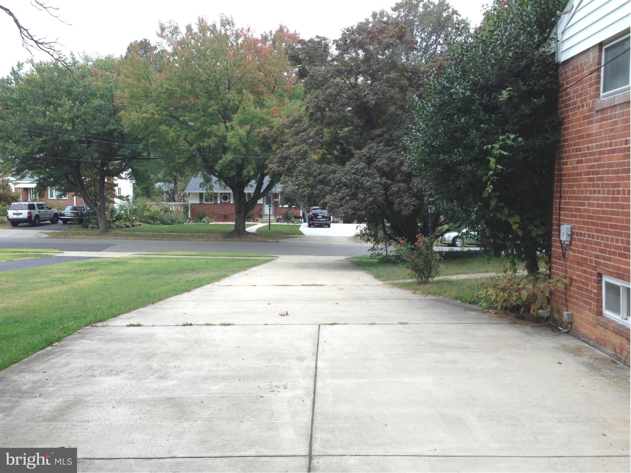 BROYHILL PARK - Residential