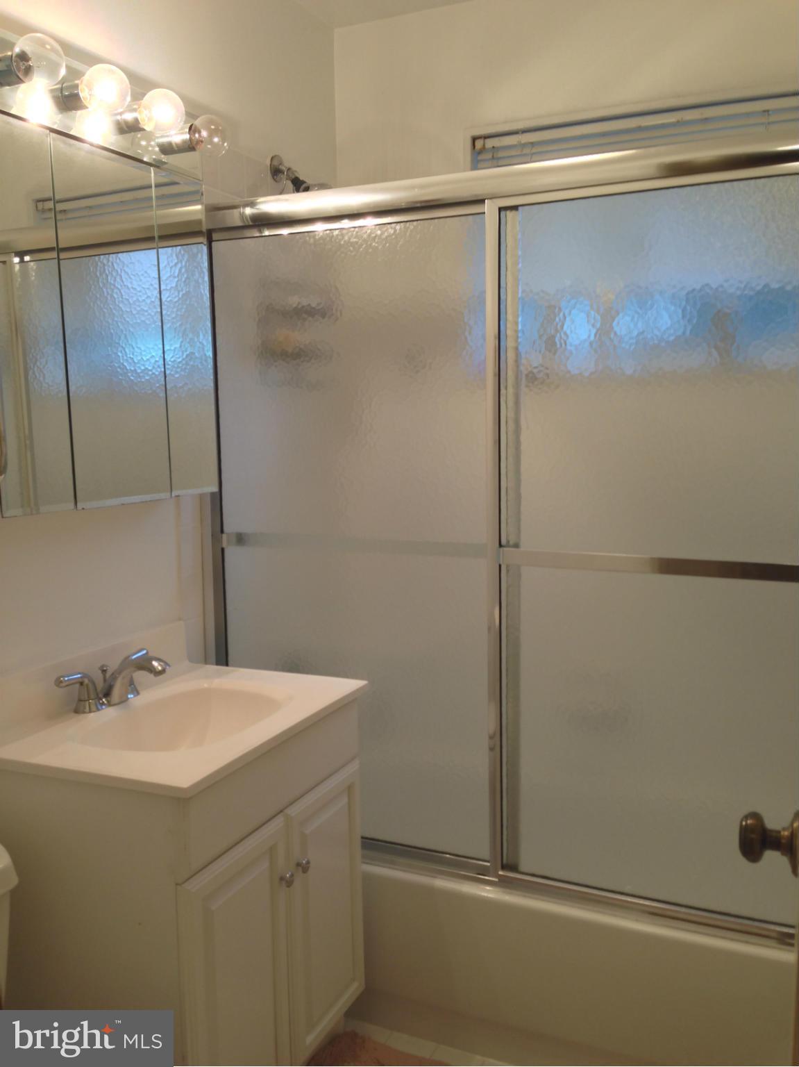 BROYHILL PARK - Residential