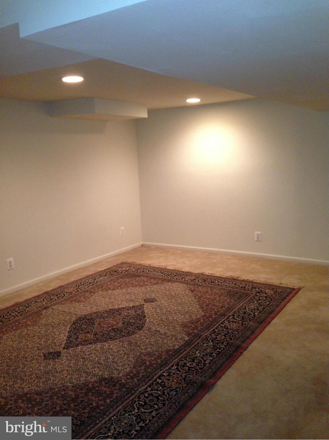 BROYHILL PARK - Residential