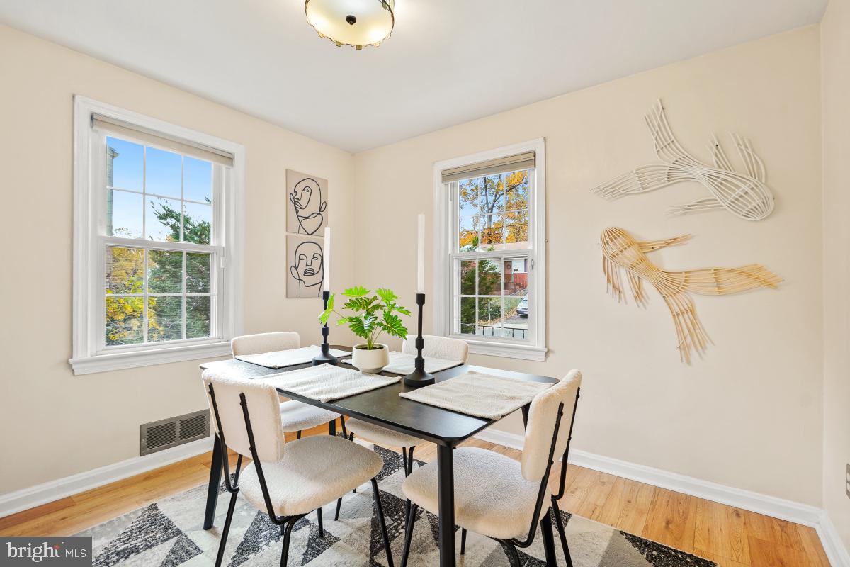 HOLLYWOOD ON THE HILL - Residential