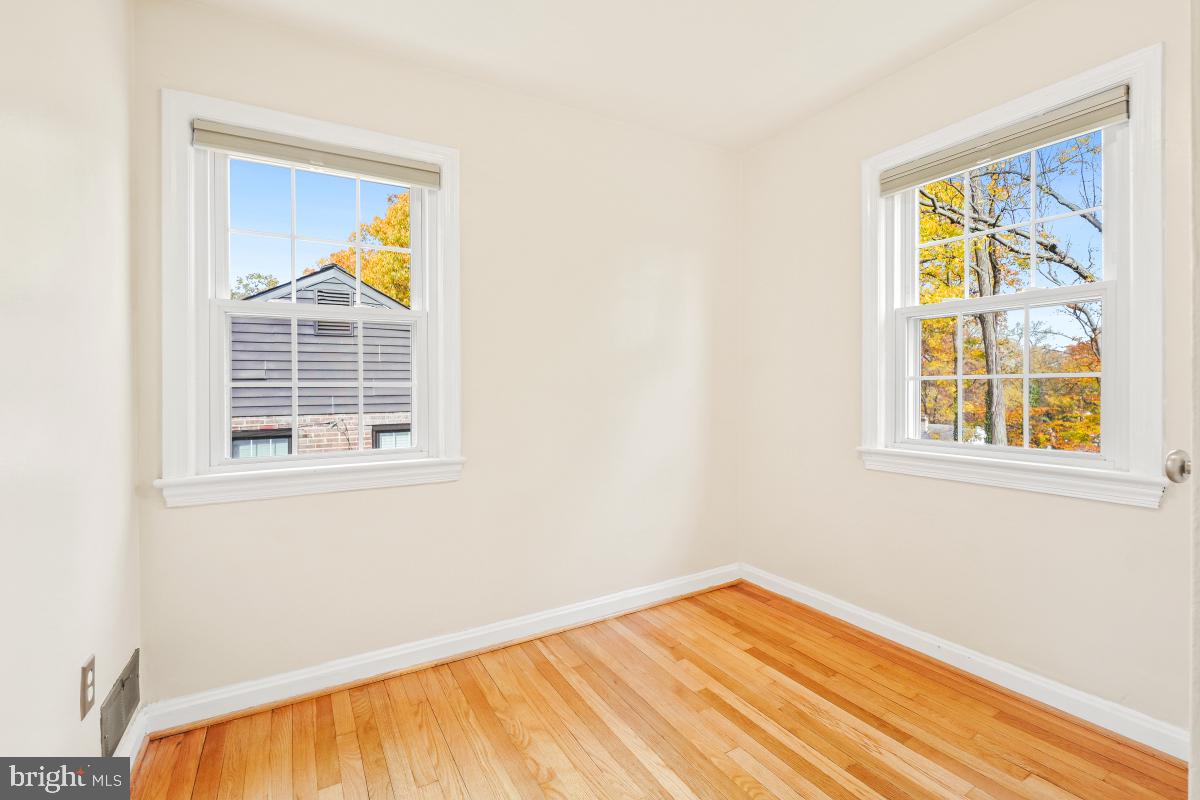 HOLLYWOOD ON THE HILL - Residential