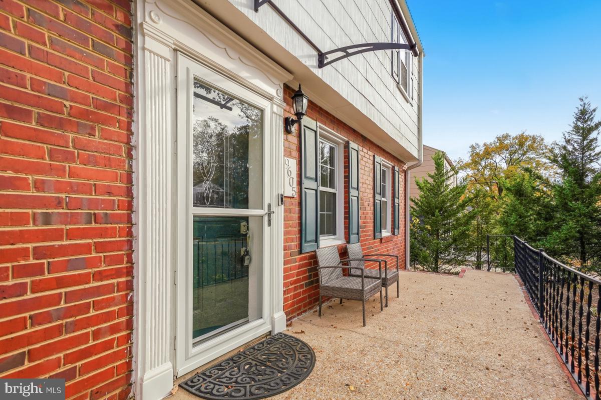 HOLLYWOOD ON THE HILL - Residential