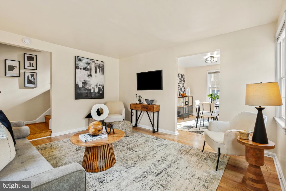 HOLLYWOOD ON THE HILL - Residential