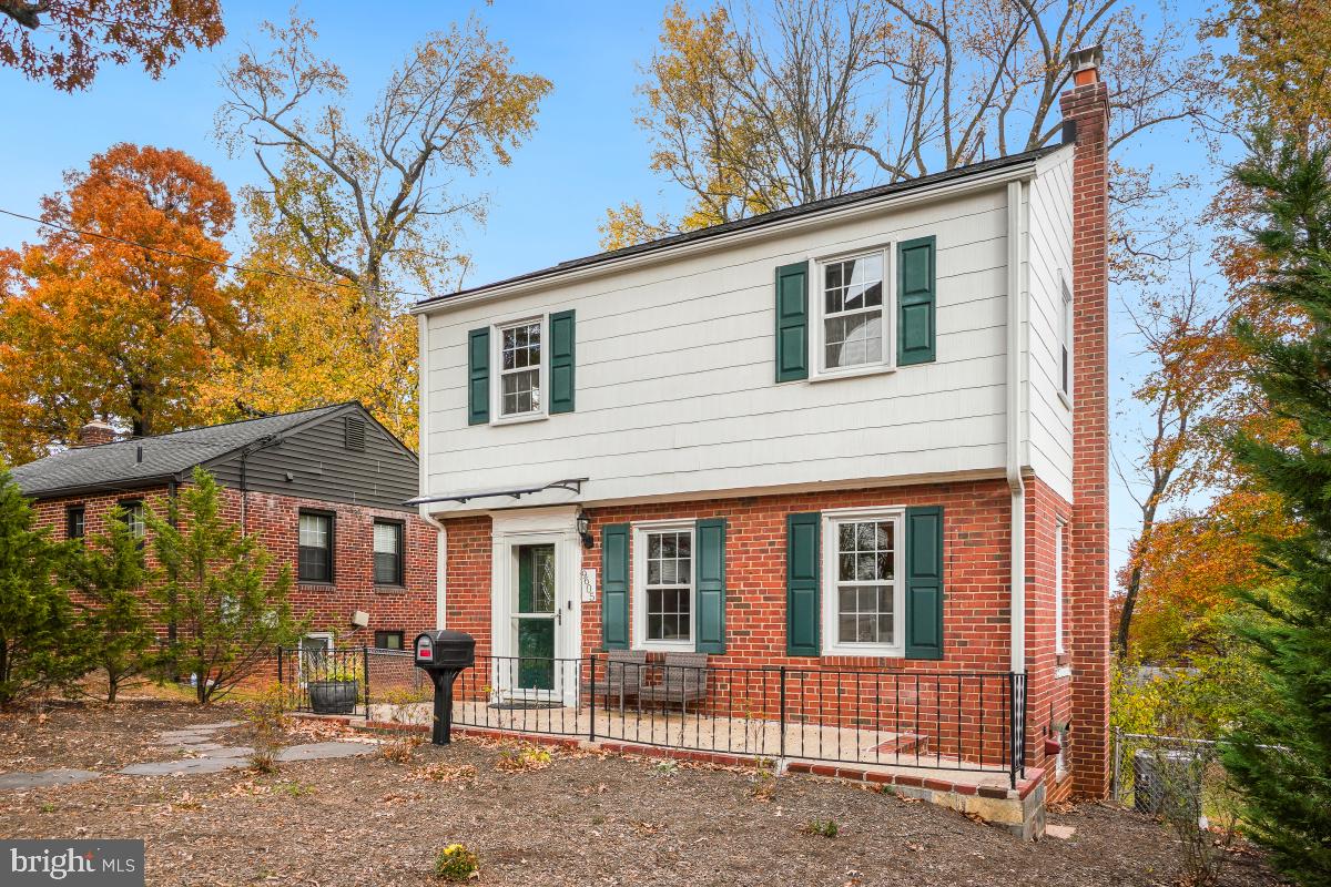 HOLLYWOOD ON THE HILL - Residential